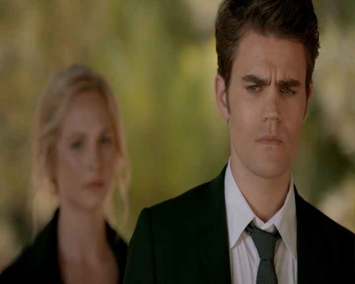 VampireDiaries-dot-nl_VampireDiaries-8x05ComingHomeWasAMistake0481.jpg