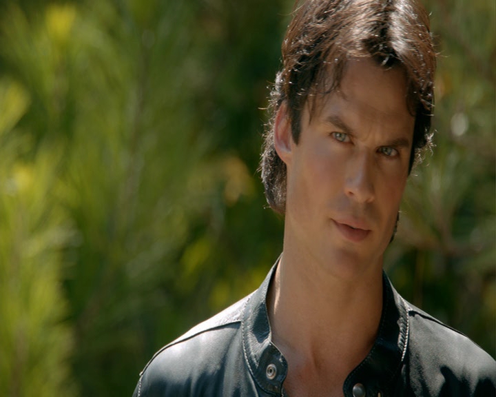 VampireDiaries-dot-nl_VampireDiaries-8x05ComingHomeWasAMistake0499.jpg