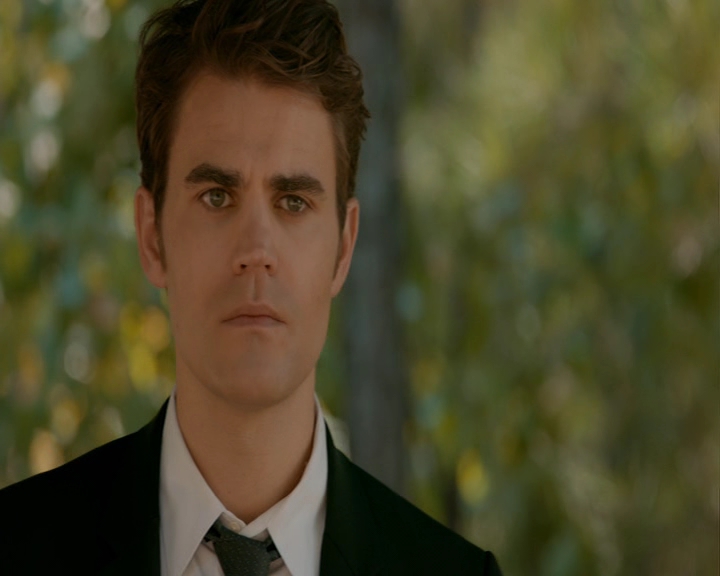 VampireDiaries-dot-nl_VampireDiaries-8x05ComingHomeWasAMistake0506.jpg