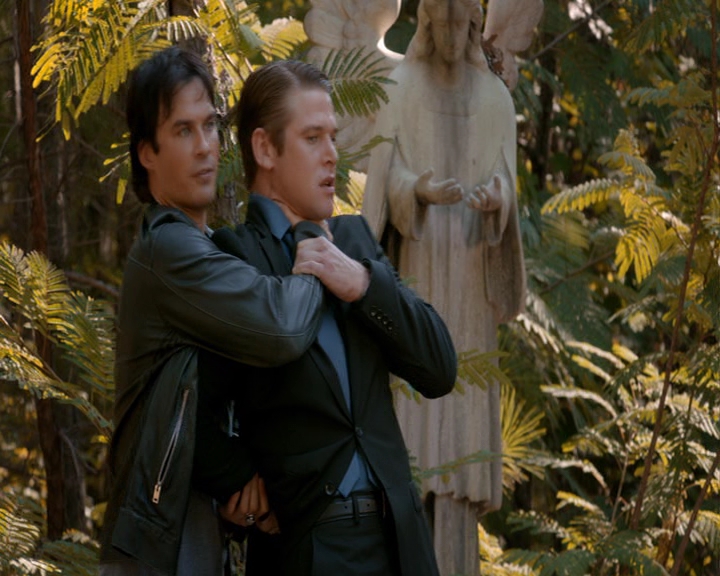 VampireDiaries-dot-nl_VampireDiaries-8x05ComingHomeWasAMistake0529.jpg