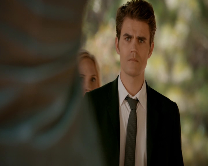 VampireDiaries-dot-nl_VampireDiaries-8x05ComingHomeWasAMistake0530.jpg