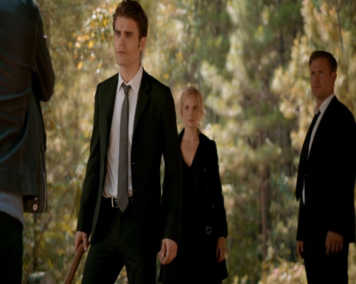 VampireDiaries-dot-nl_VampireDiaries-8x05ComingHomeWasAMistake0535.jpg