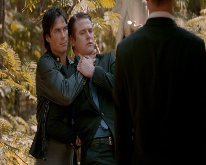 VampireDiaries-dot-nl_VampireDiaries-8x05ComingHomeWasAMistake0536.jpg