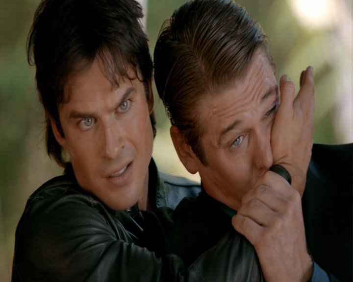 VampireDiaries-dot-nl_VampireDiaries-8x05ComingHomeWasAMistake0540.jpg