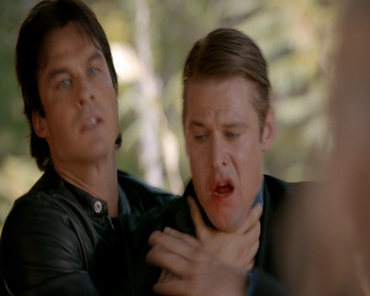 VampireDiaries-dot-nl_VampireDiaries-8x05ComingHomeWasAMistake0546.jpg