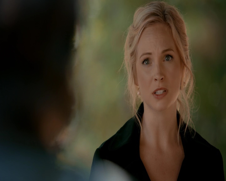 VampireDiaries-dot-nl_VampireDiaries-8x05ComingHomeWasAMistake0574.jpg