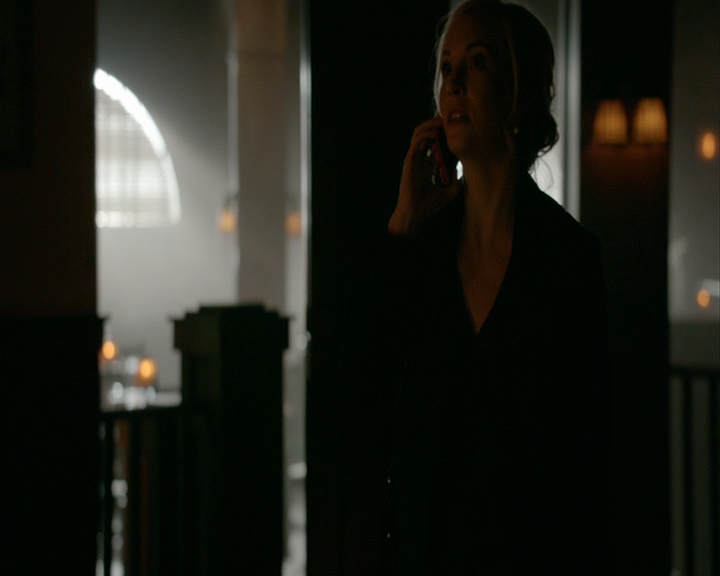 VampireDiaries-dot-nl_VampireDiaries-8x05ComingHomeWasAMistake0601.jpg