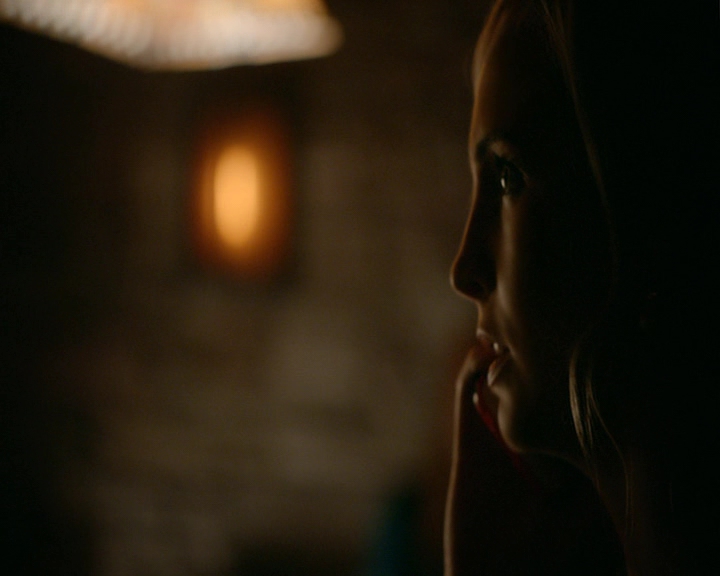 VampireDiaries-dot-nl_VampireDiaries-8x05ComingHomeWasAMistake0608.jpg