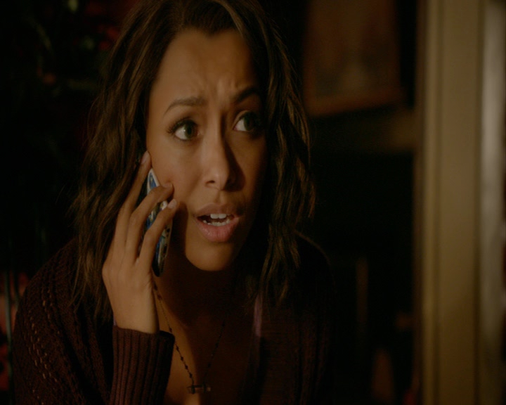 VampireDiaries-dot-nl_VampireDiaries-8x05ComingHomeWasAMistake0614.jpg