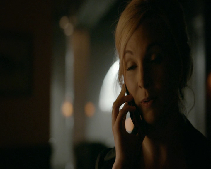 VampireDiaries-dot-nl_VampireDiaries-8x05ComingHomeWasAMistake0630.jpg