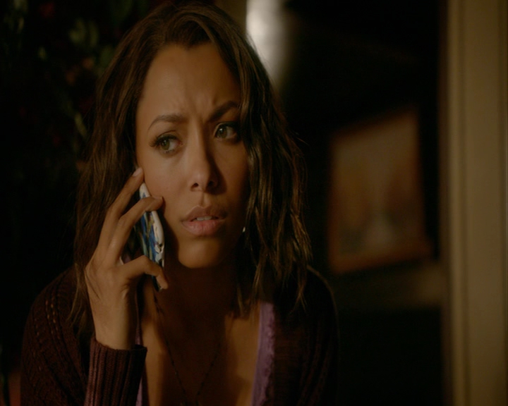 VampireDiaries-dot-nl_VampireDiaries-8x05ComingHomeWasAMistake0632.jpg