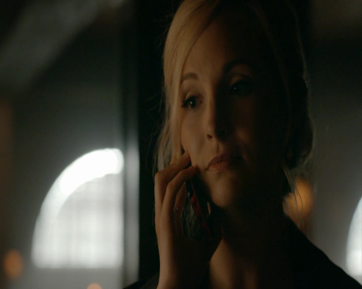 VampireDiaries-dot-nl_VampireDiaries-8x05ComingHomeWasAMistake0653.jpg