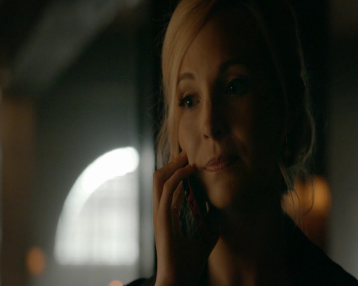 VampireDiaries-dot-nl_VampireDiaries-8x05ComingHomeWasAMistake0654.jpg