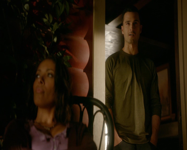 VampireDiaries-dot-nl_VampireDiaries-8x05ComingHomeWasAMistake0663.jpg