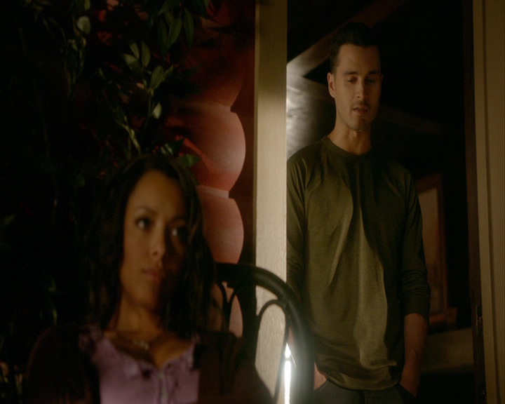 VampireDiaries-dot-nl_VampireDiaries-8x05ComingHomeWasAMistake0667.jpg