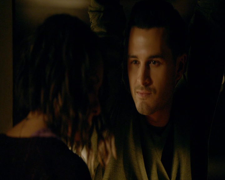 VampireDiaries-dot-nl_VampireDiaries-8x05ComingHomeWasAMistake0699.jpg