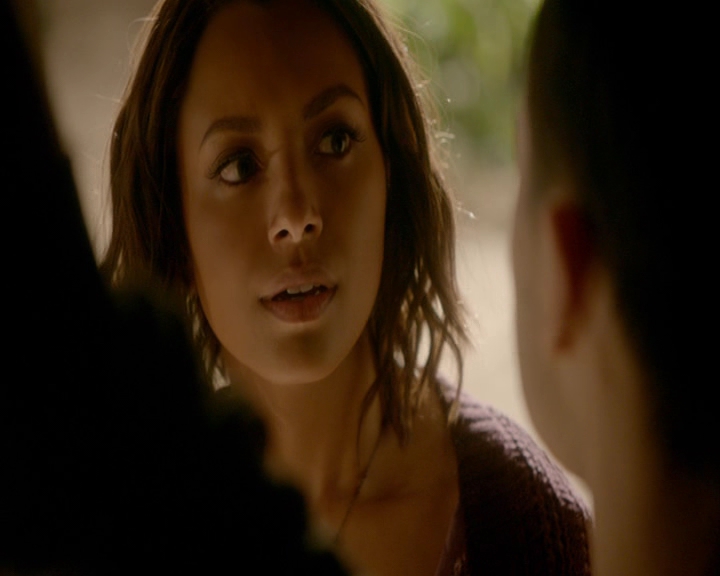 VampireDiaries-dot-nl_VampireDiaries-8x05ComingHomeWasAMistake0712.jpg