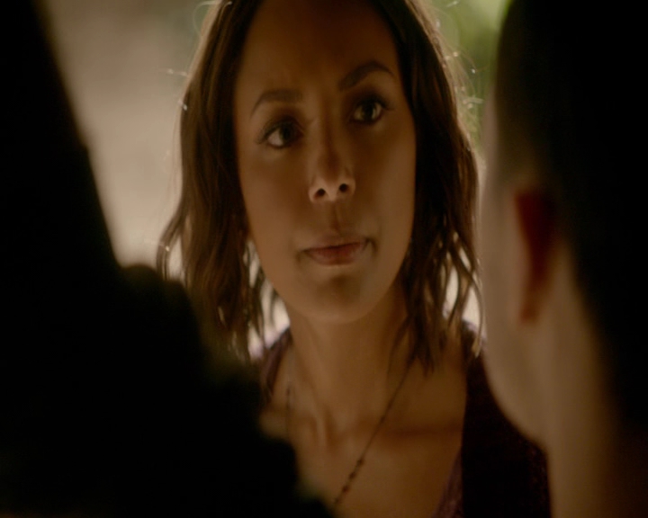 VampireDiaries-dot-nl_VampireDiaries-8x05ComingHomeWasAMistake0713.jpg