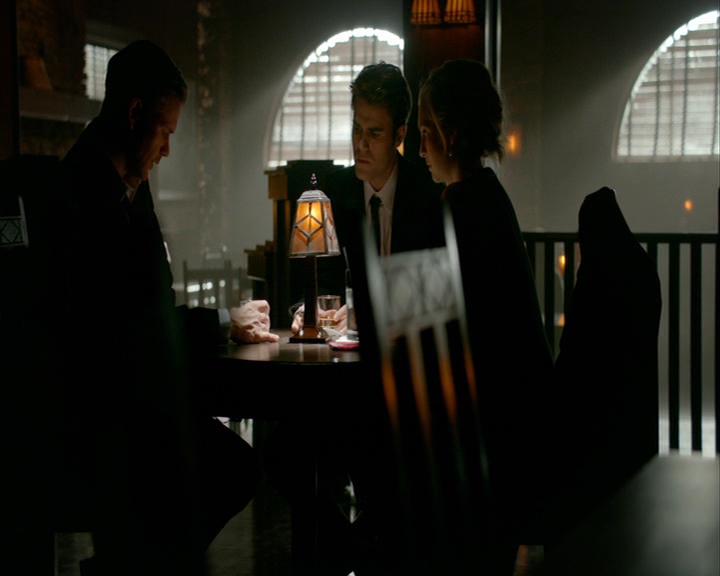 VampireDiaries-dot-nl_VampireDiaries-8x05ComingHomeWasAMistake0726.jpg