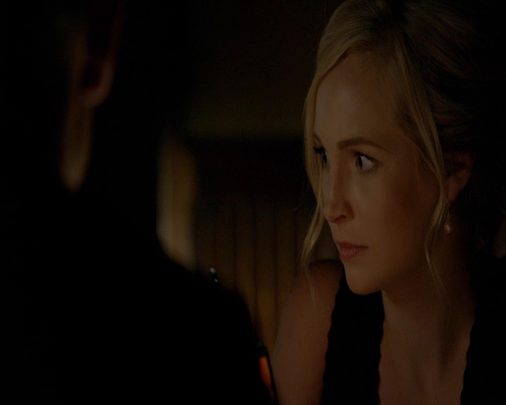 VampireDiaries-dot-nl_VampireDiaries-8x05ComingHomeWasAMistake0752.jpg