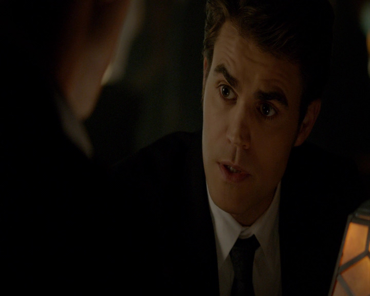 VampireDiaries-dot-nl_VampireDiaries-8x05ComingHomeWasAMistake0760.jpg