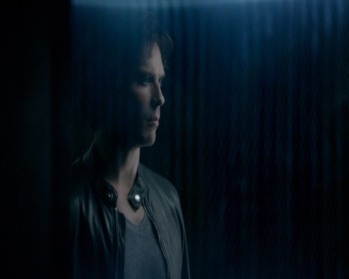 VampireDiaries-dot-nl_VampireDiaries-8x05ComingHomeWasAMistake0789.jpg