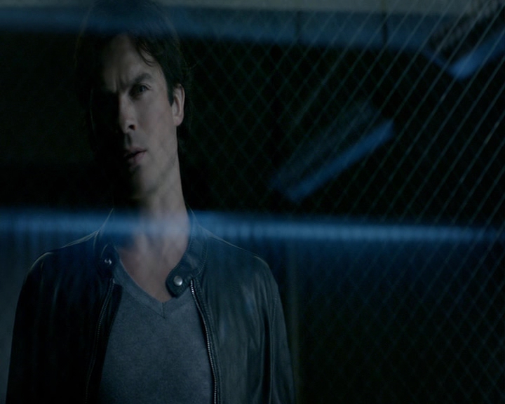 VampireDiaries-dot-nl_VampireDiaries-8x05ComingHomeWasAMistake0798.jpg