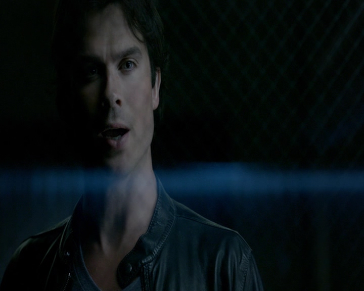 VampireDiaries-dot-nl_VampireDiaries-8x05ComingHomeWasAMistake0803.jpg