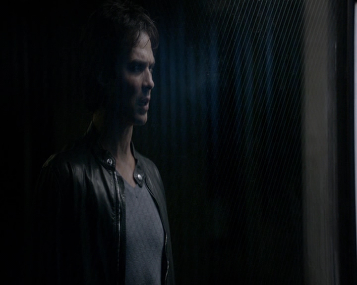 VampireDiaries-dot-nl_VampireDiaries-8x05ComingHomeWasAMistake0812.jpg