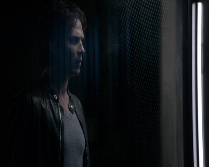 VampireDiaries-dot-nl_VampireDiaries-8x05ComingHomeWasAMistake0815.jpg