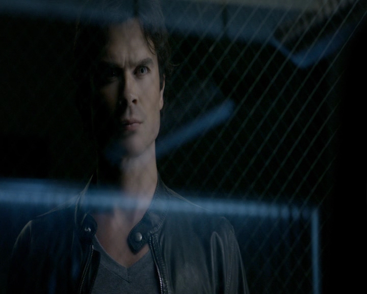 VampireDiaries-dot-nl_VampireDiaries-8x05ComingHomeWasAMistake0826.jpg