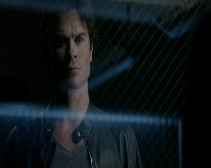 VampireDiaries-dot-nl_VampireDiaries-8x05ComingHomeWasAMistake0827.jpg