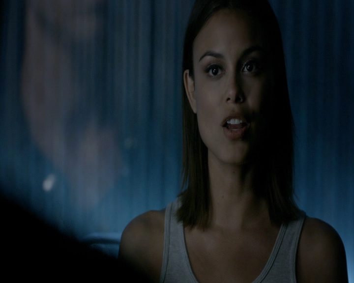 VampireDiaries-dot-nl_VampireDiaries-8x05ComingHomeWasAMistake0829.jpg