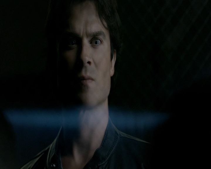 VampireDiaries-dot-nl_VampireDiaries-8x05ComingHomeWasAMistake0839.jpg