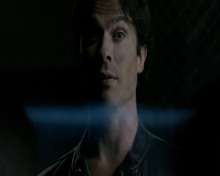 VampireDiaries-dot-nl_VampireDiaries-8x05ComingHomeWasAMistake0842.jpg