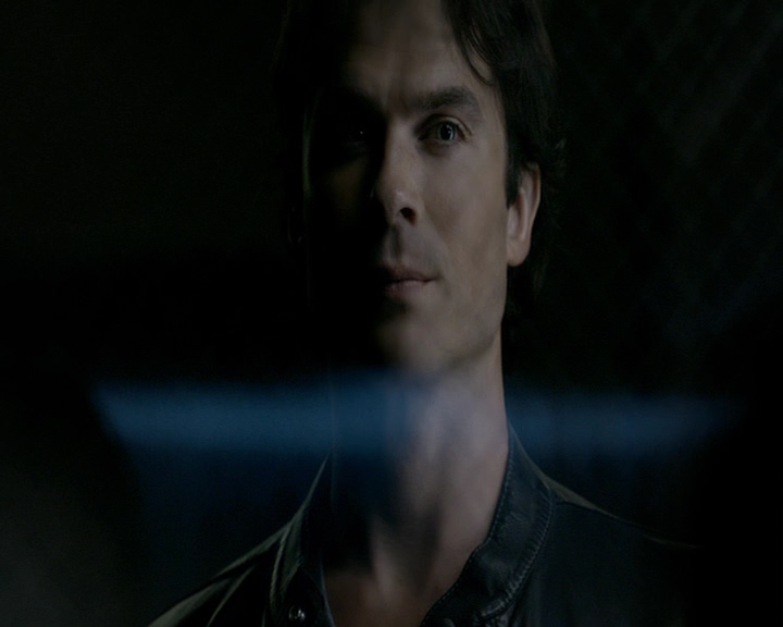 VampireDiaries-dot-nl_VampireDiaries-8x05ComingHomeWasAMistake0843.jpg