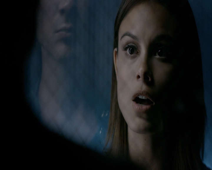 VampireDiaries-dot-nl_VampireDiaries-8x05ComingHomeWasAMistake0850.jpg