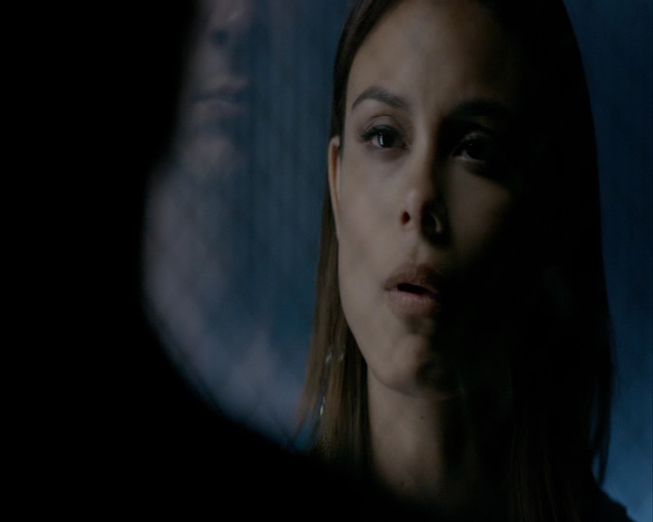 VampireDiaries-dot-nl_VampireDiaries-8x05ComingHomeWasAMistake0856.jpg