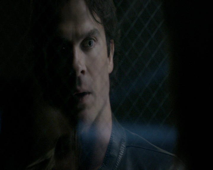 VampireDiaries-dot-nl_VampireDiaries-8x05ComingHomeWasAMistake0864.jpg