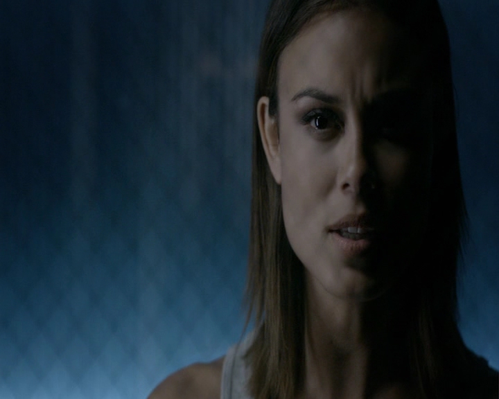 VampireDiaries-dot-nl_VampireDiaries-8x05ComingHomeWasAMistake0870.jpg