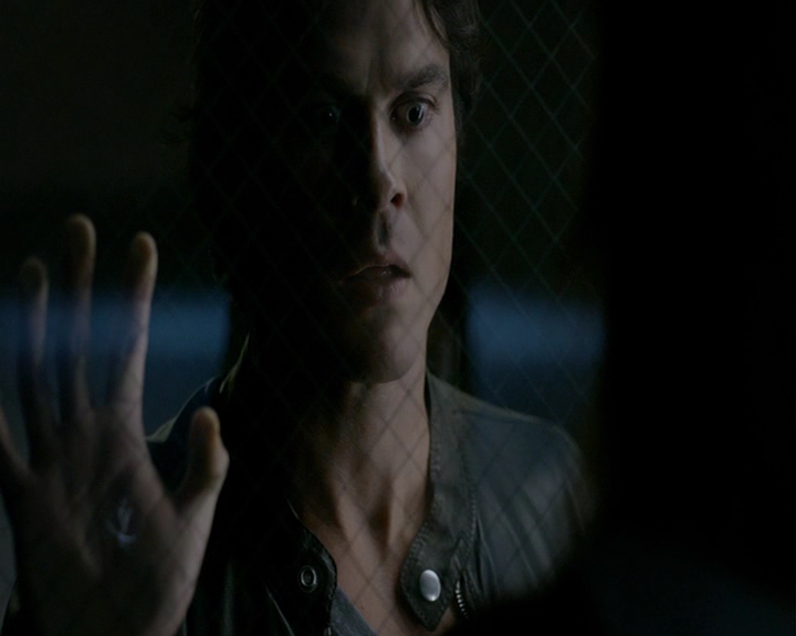 VampireDiaries-dot-nl_VampireDiaries-8x05ComingHomeWasAMistake0883.jpg