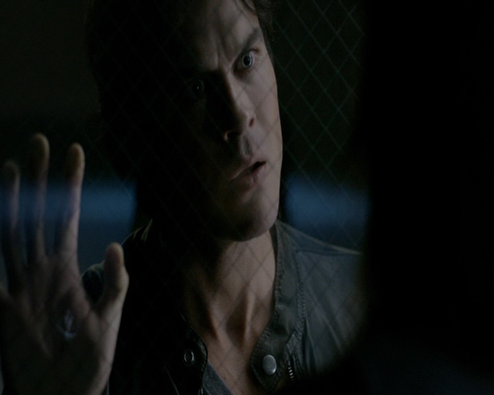 VampireDiaries-dot-nl_VampireDiaries-8x05ComingHomeWasAMistake0884.jpg