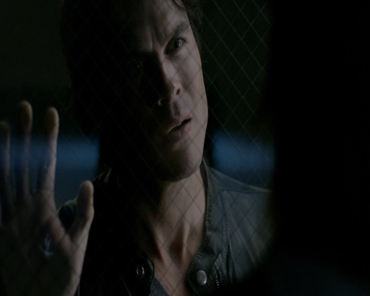 VampireDiaries-dot-nl_VampireDiaries-8x05ComingHomeWasAMistake0885.jpg