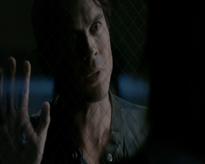 VampireDiaries-dot-nl_VampireDiaries-8x05ComingHomeWasAMistake0886.jpg