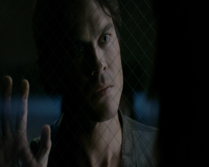 VampireDiaries-dot-nl_VampireDiaries-8x05ComingHomeWasAMistake0889.jpg