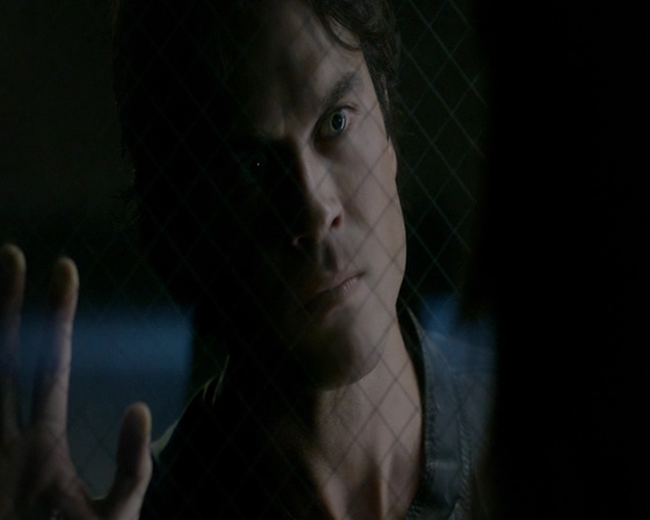 VampireDiaries-dot-nl_VampireDiaries-8x05ComingHomeWasAMistake0890.jpg