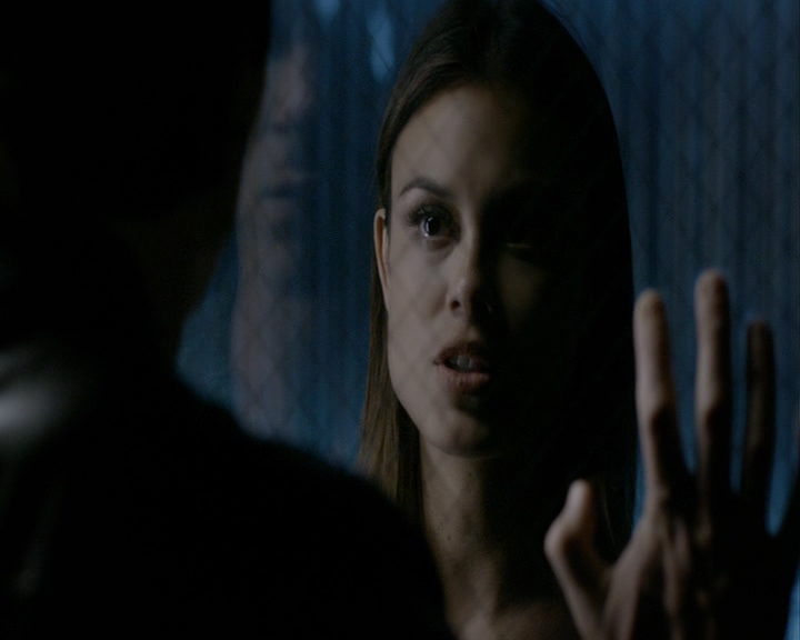 VampireDiaries-dot-nl_VampireDiaries-8x05ComingHomeWasAMistake0892.jpg