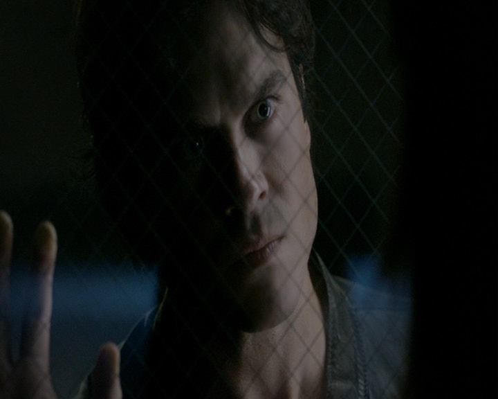 VampireDiaries-dot-nl_VampireDiaries-8x05ComingHomeWasAMistake0894.jpg