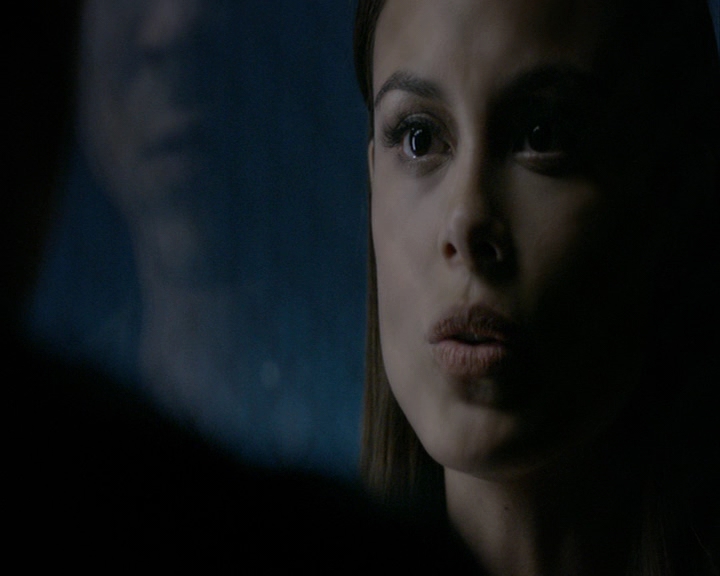 VampireDiaries-dot-nl_VampireDiaries-8x05ComingHomeWasAMistake0897.jpg