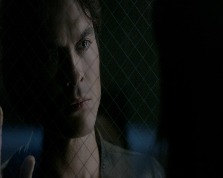 VampireDiaries-dot-nl_VampireDiaries-8x05ComingHomeWasAMistake0899.jpg